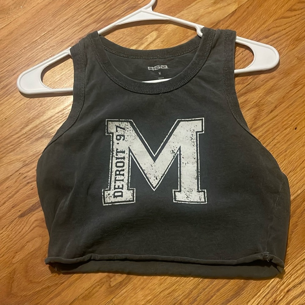 Gray tank top